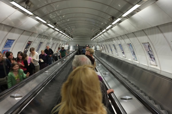 Lurk Through Prague 2011: subways